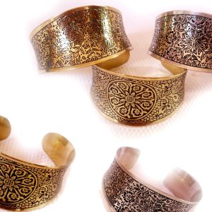 BRACCIALE RIGIDO IN OTTONE CON INTARSI