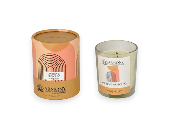 Candela cera di soia ambra e muschio marchio voganto.jpg