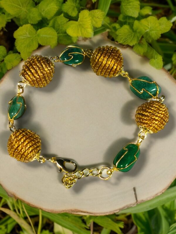 Bracciale-Aurea-con-sfere-e-avventurina-verde-Capim-dourado