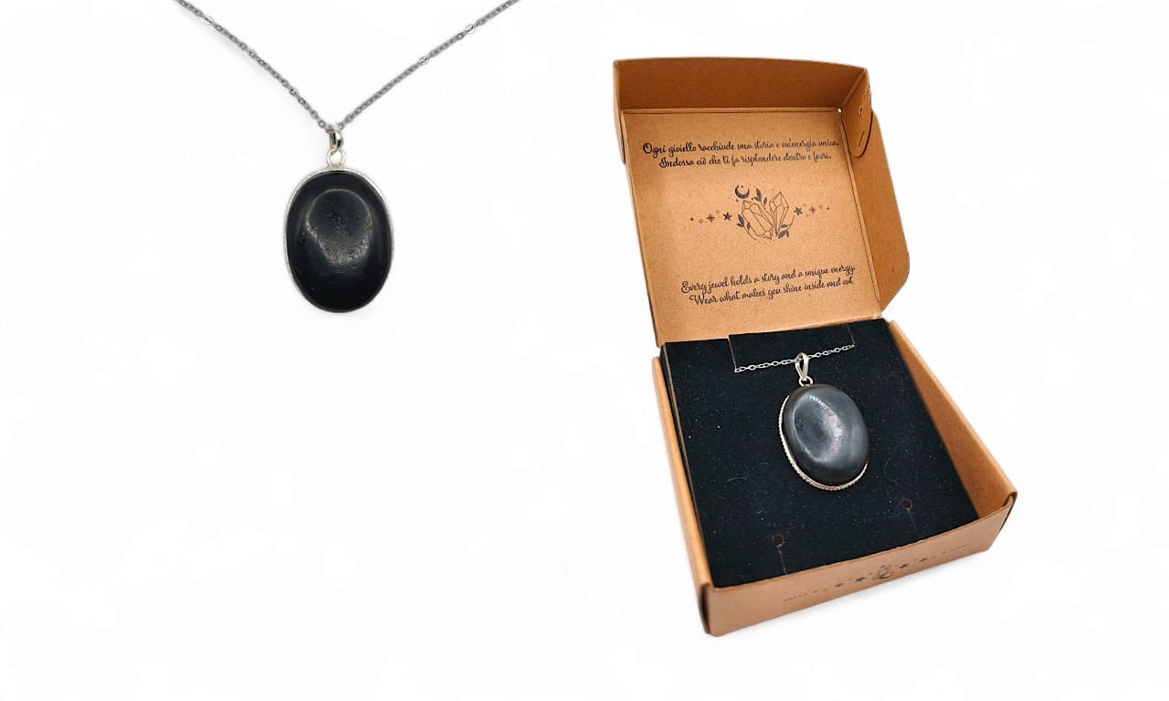 Collana con ciondolo ovale cabochon tormalina nera cm 3,5 con scatola collana con ciondolo tormalina nera